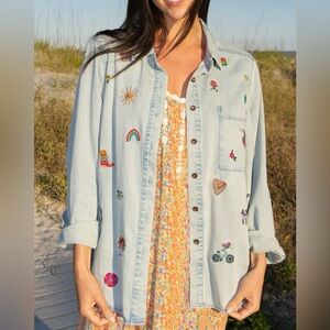 🆕 Natural Life Favorite Things Chambray with Embroidery Buttondown - Size XS
